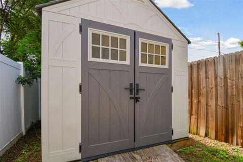 A home in PALM HARBOR