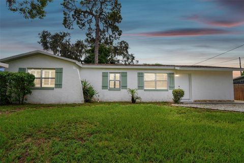 A home in PALM HARBOR