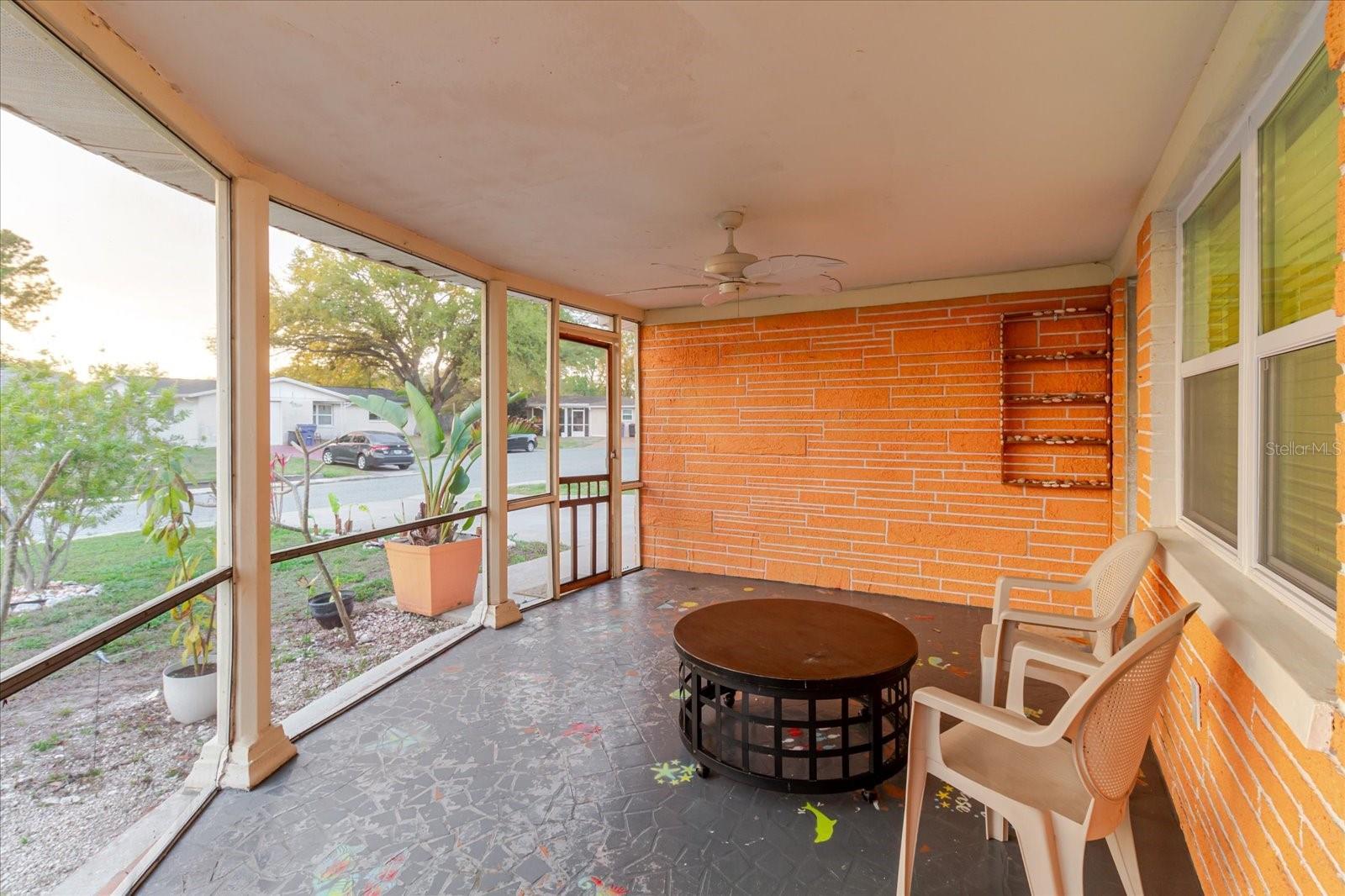 ALOHA GARDENS - Residential