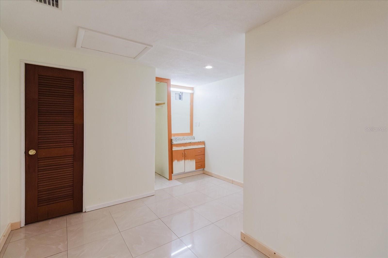 ALOHA GARDENS - Residential