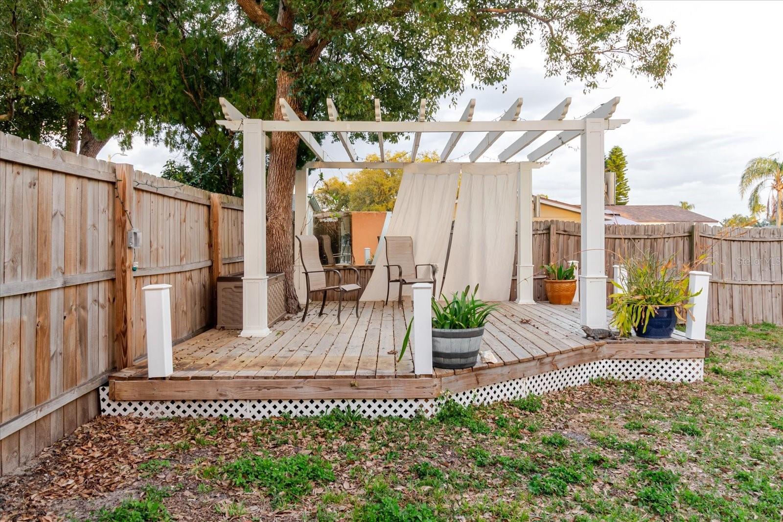 ALOHA GARDENS - Residential