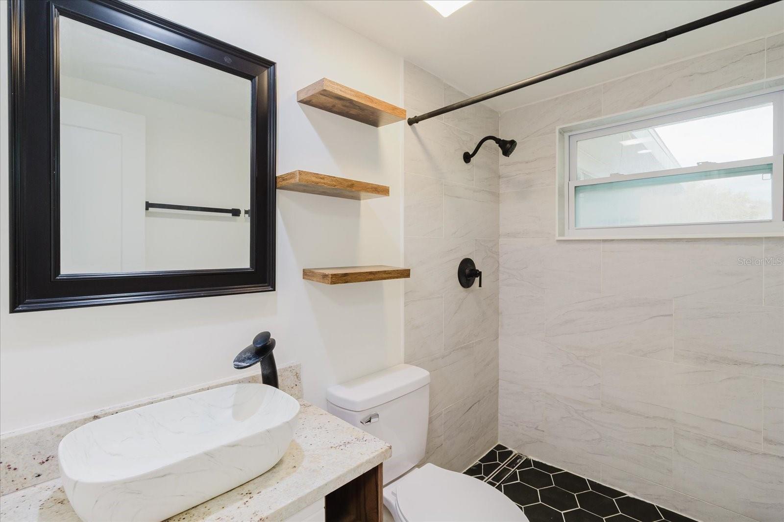 ALOHA GARDENS - Residential