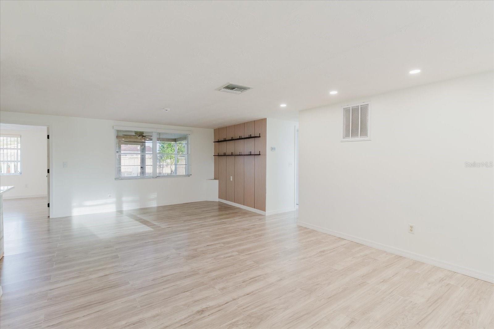 ALOHA GARDENS - Residential