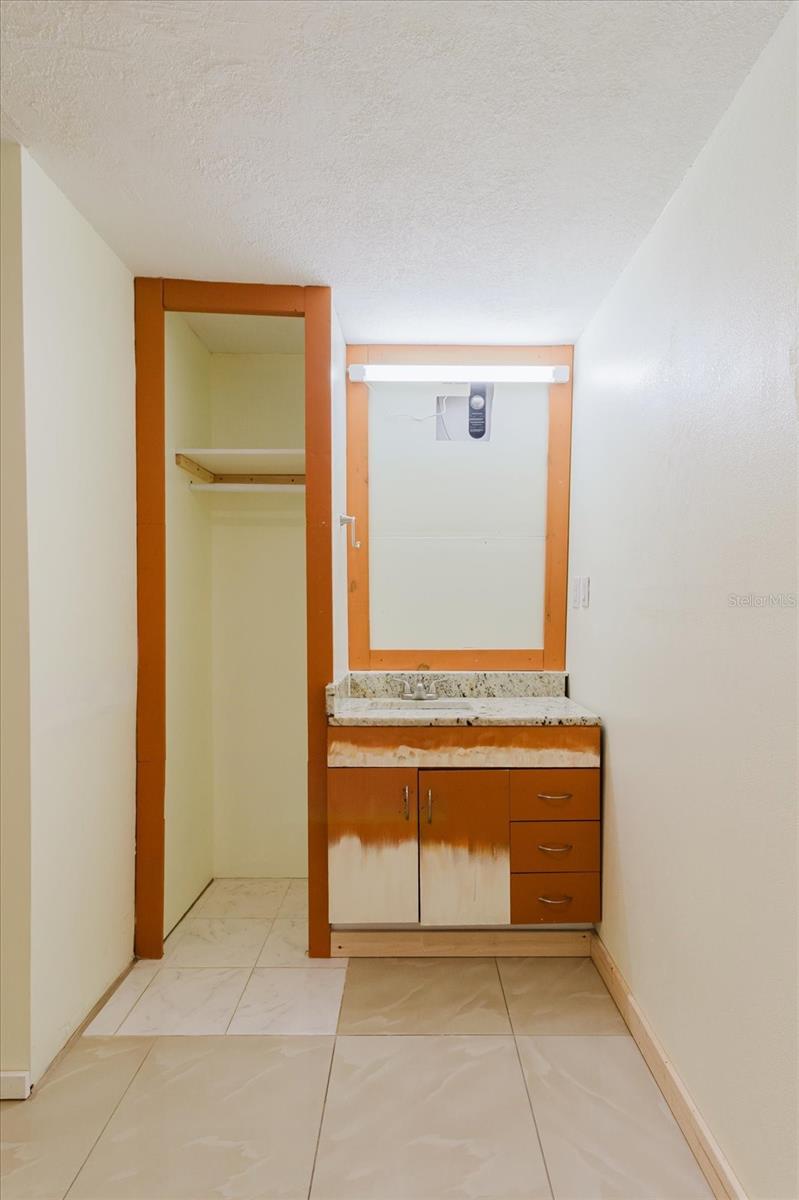 ALOHA GARDENS - Residential