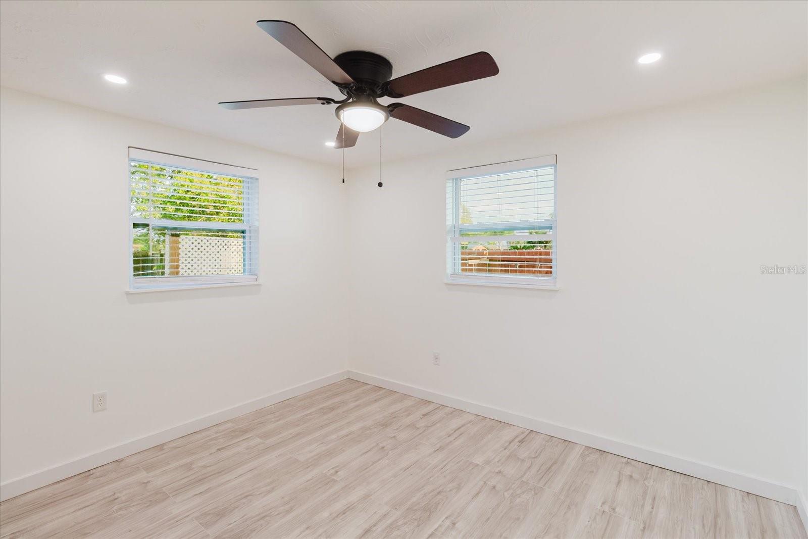 ALOHA GARDENS - Residential