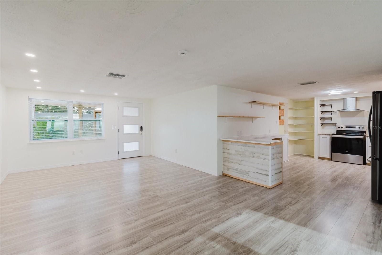 ALOHA GARDENS - Residential