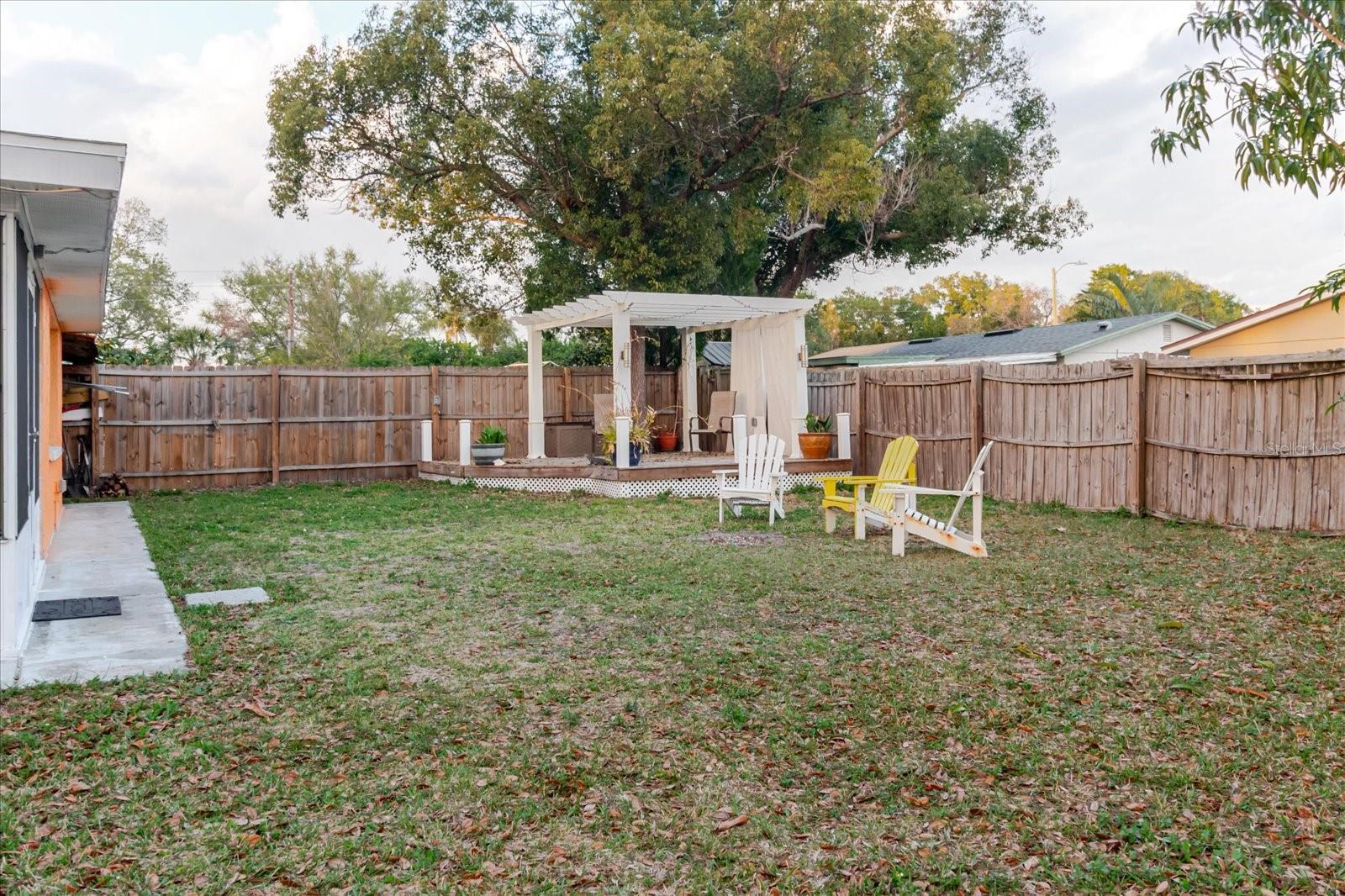 ALOHA GARDENS - Residential