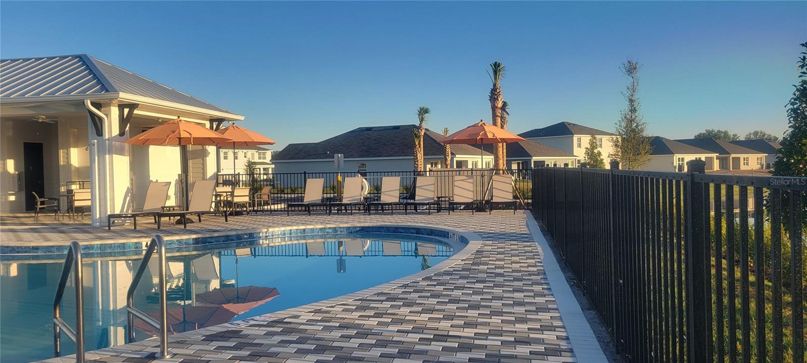 MANDARIN GROVE - Residential