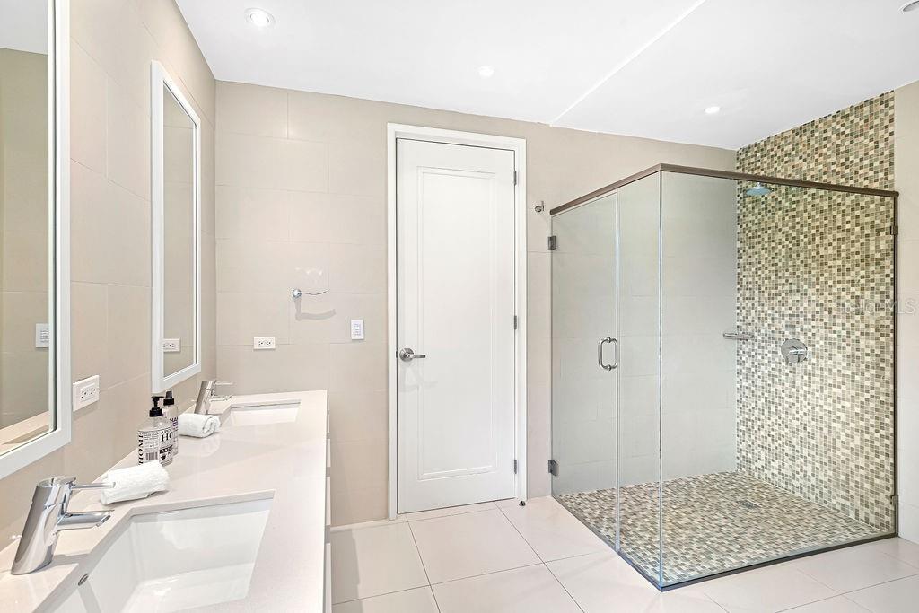 LAS VENTANAS II CONDOMIUM - Residential