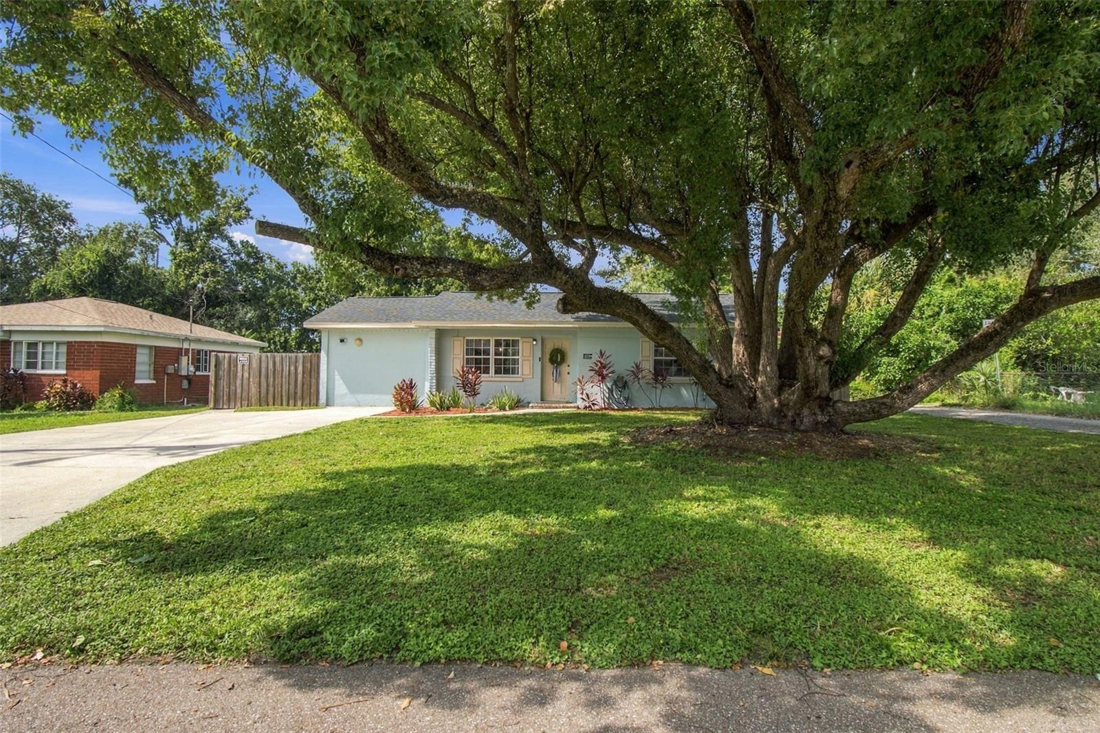 806 N GOMEZ AVENUE