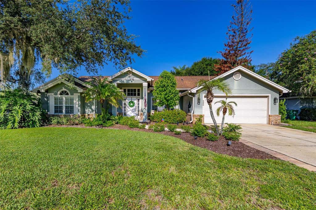 Photo of 302 Oak Leaf Circle, Lake Mary, FL 32746 (MLS # O6432105)