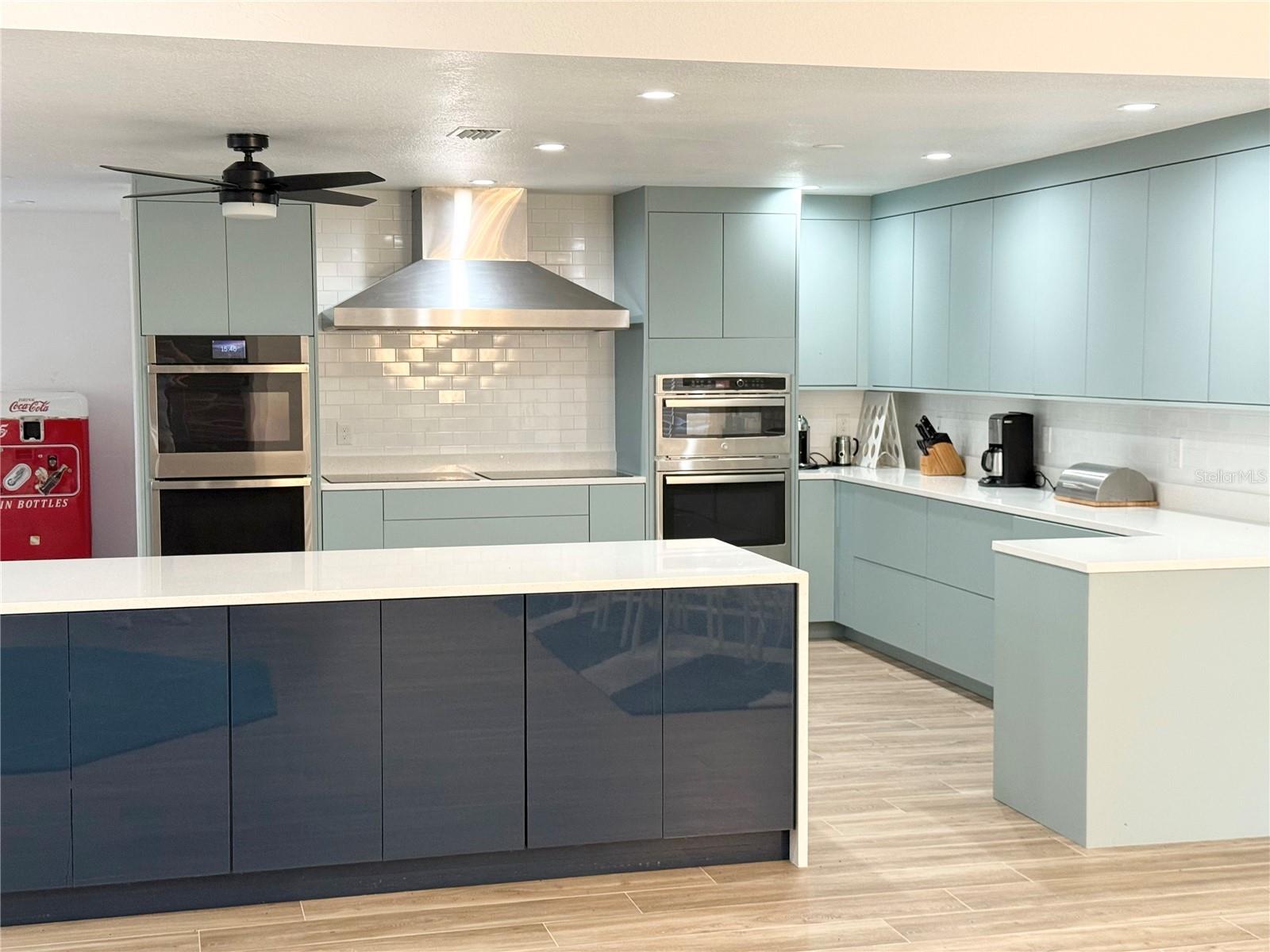 REGAL OAK SHORES UNIT 3 - Residential