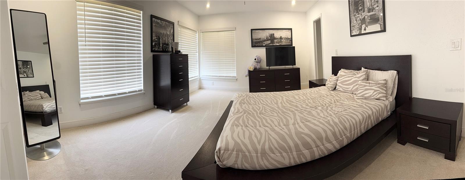 REGAL OAK SHORES UNIT 3 - Residential