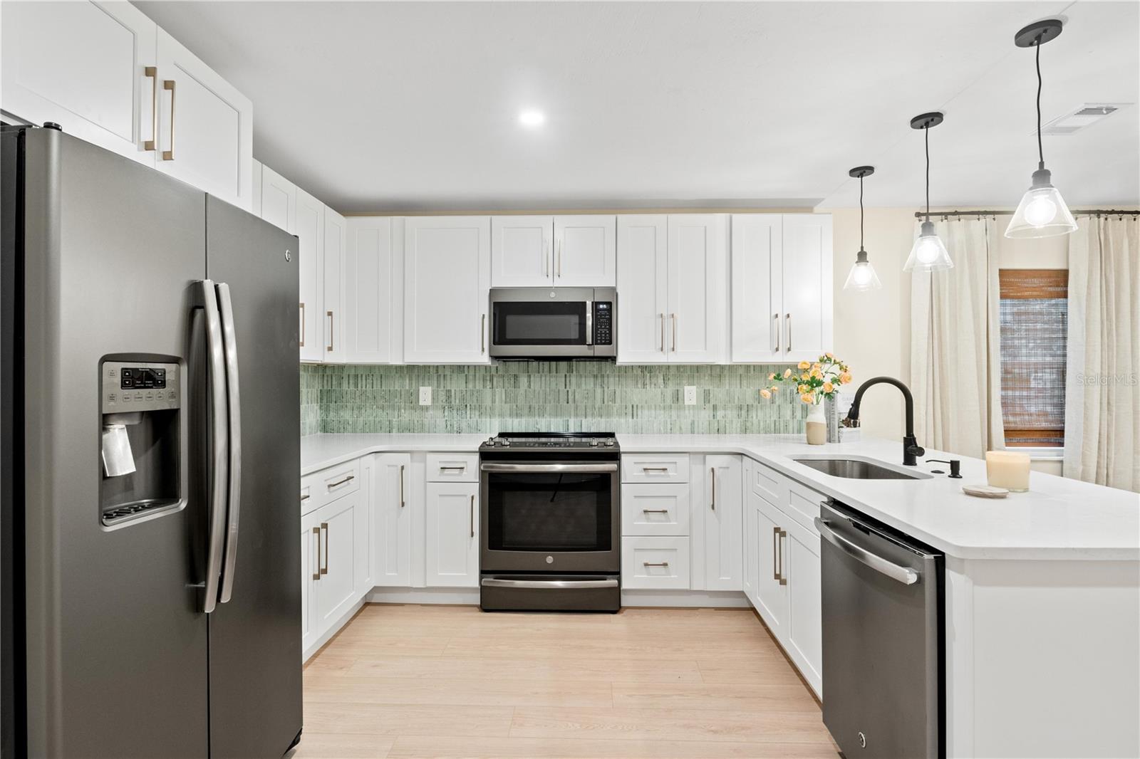 ALLANDALE - Residential