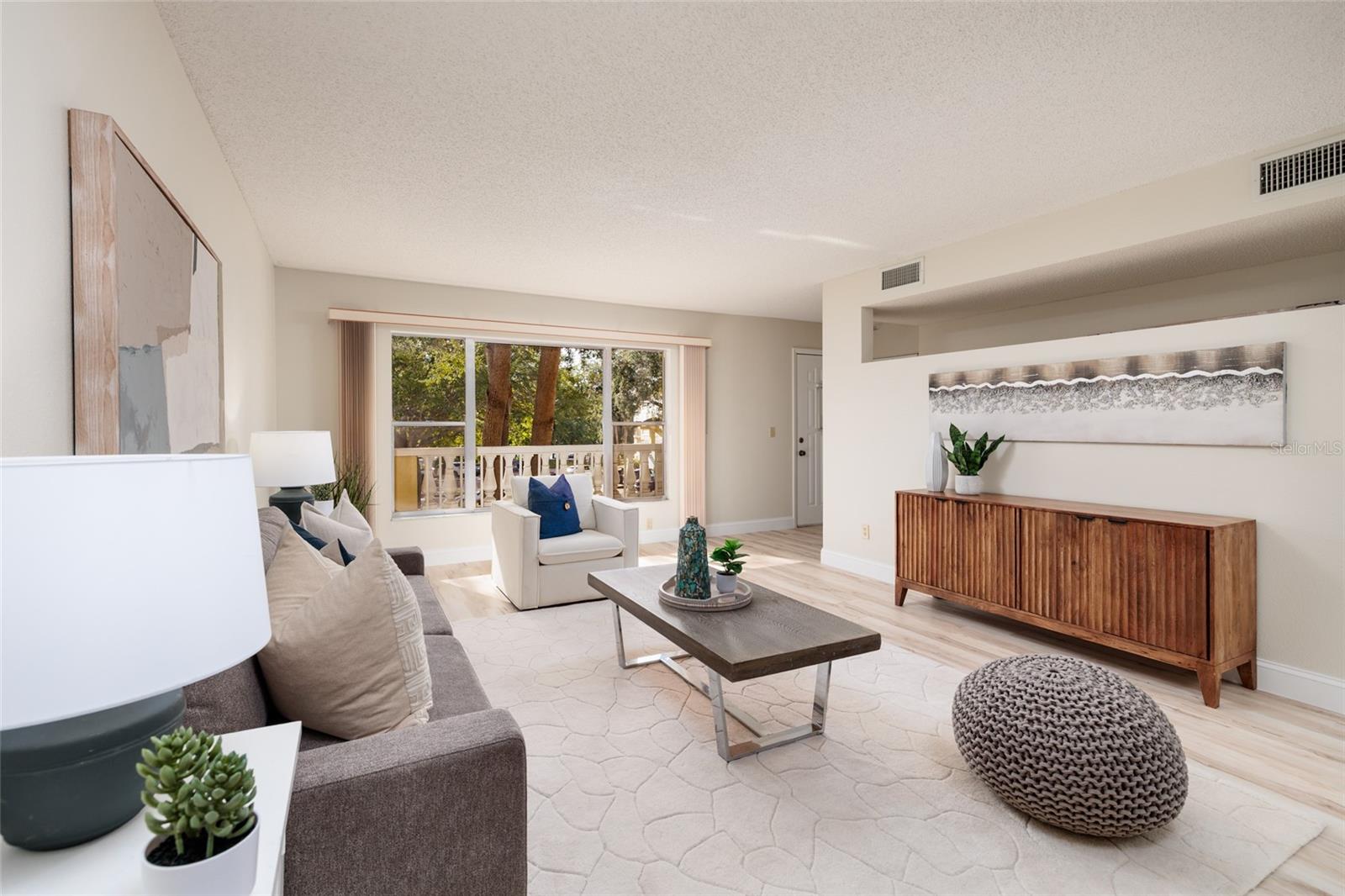 ON TOP OF THE WORLD - Residential