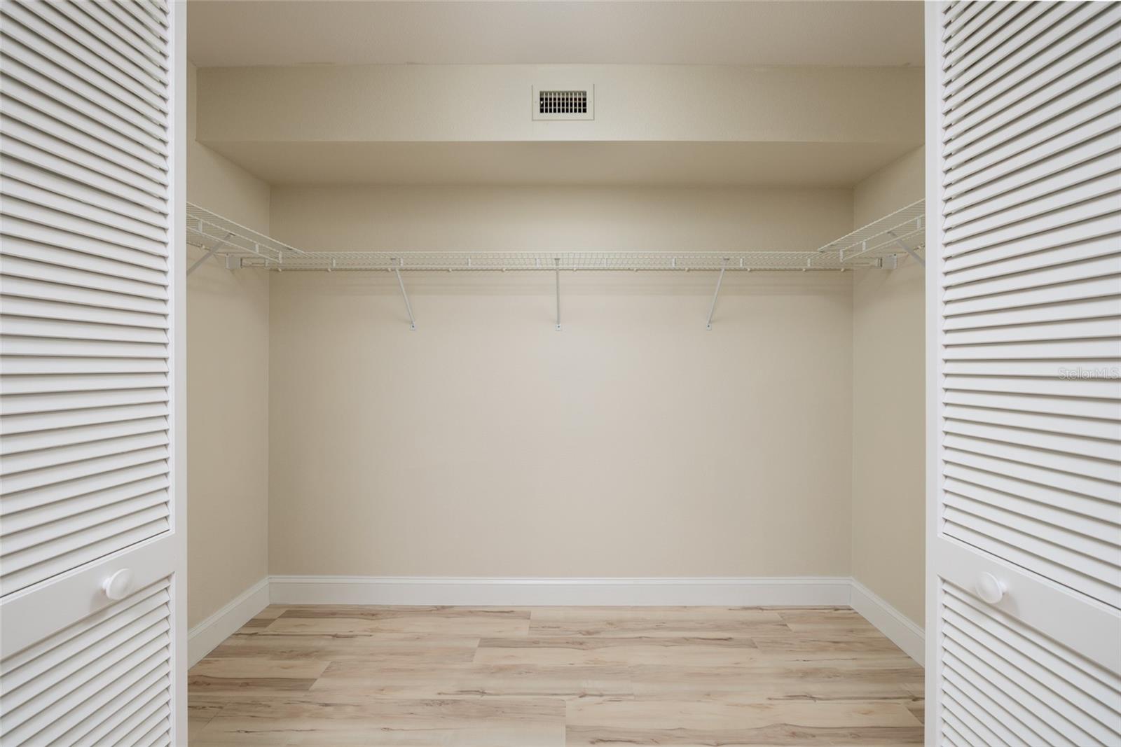 ON TOP OF THE WORLD - Residential