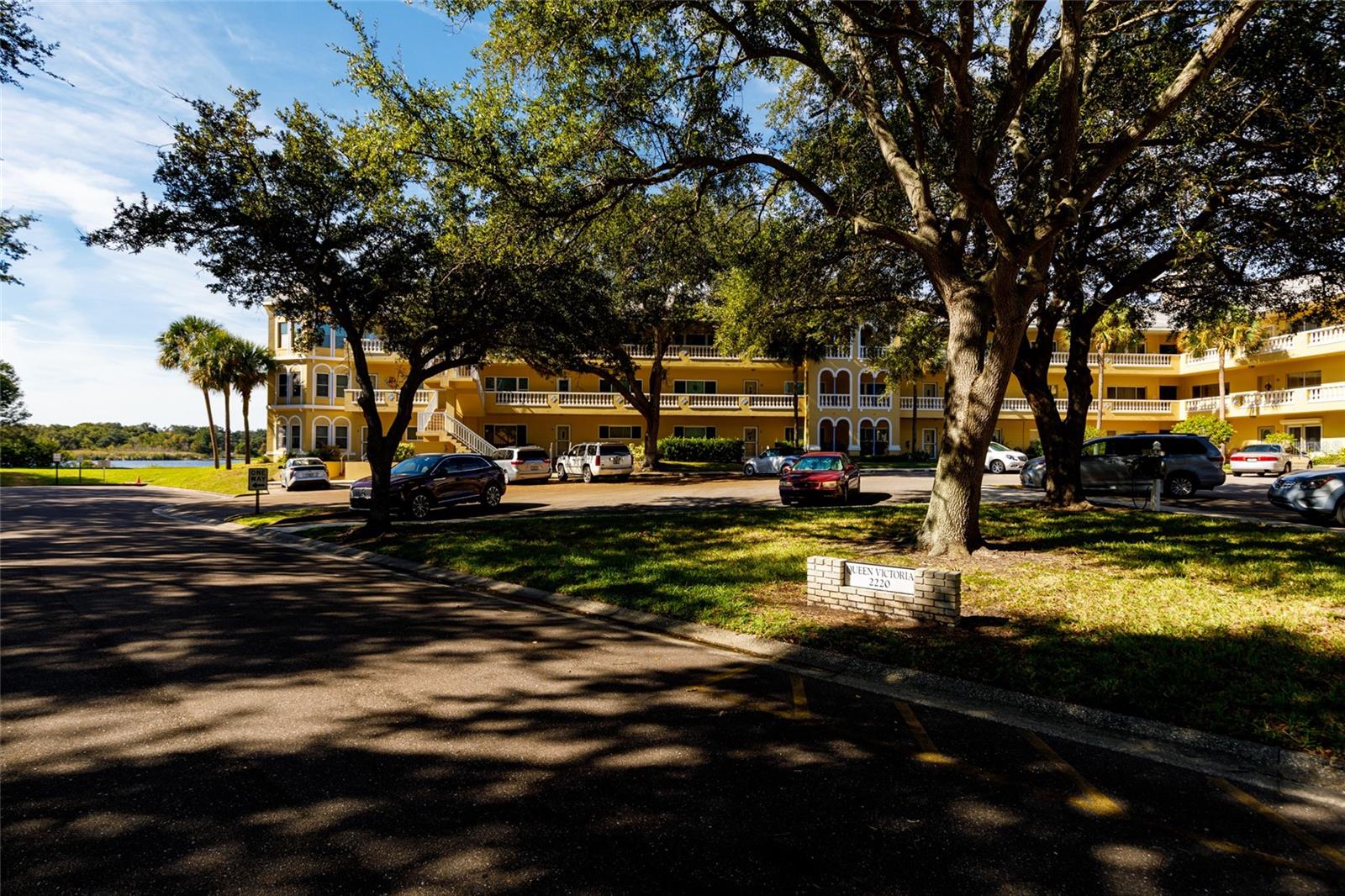 ON TOP OF THE WORLD - Residential