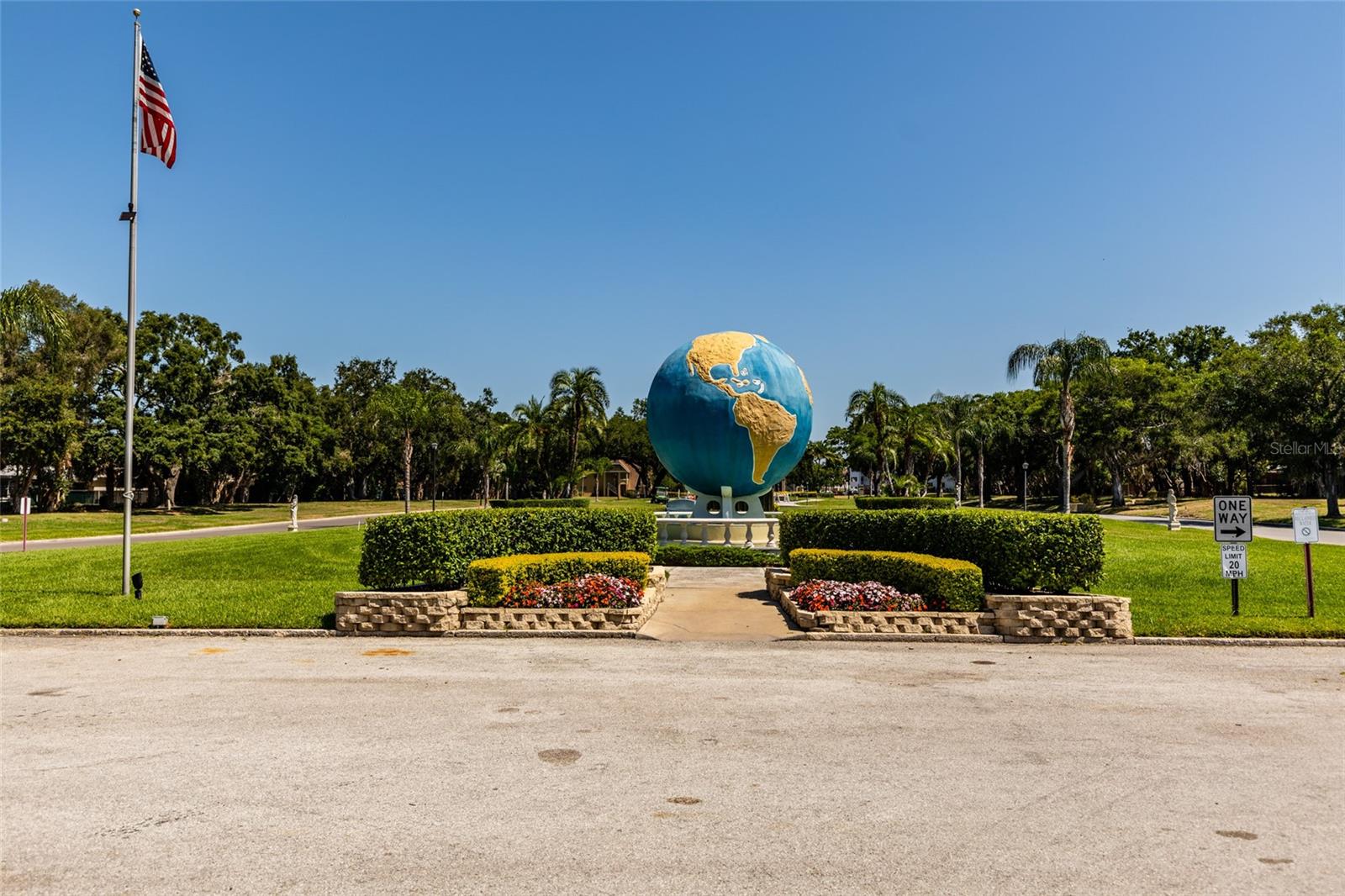 ON TOP OF THE WORLD - Residential