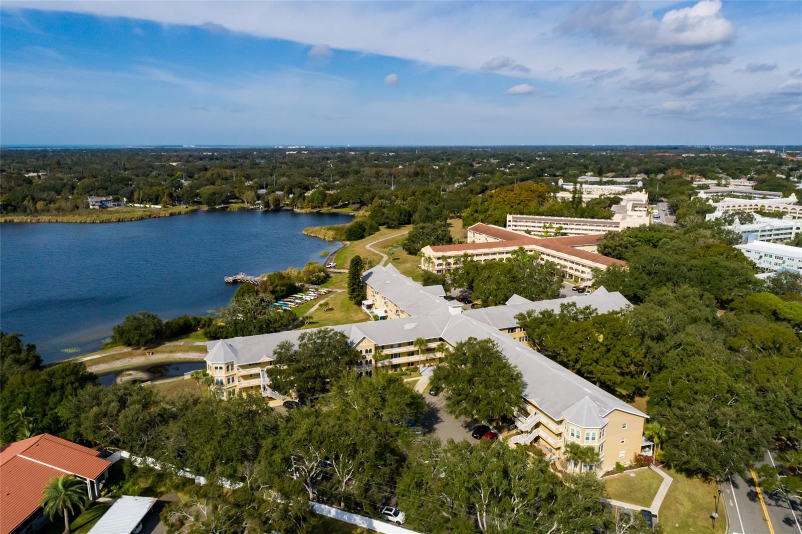 ON TOP OF THE WORLD - Residential