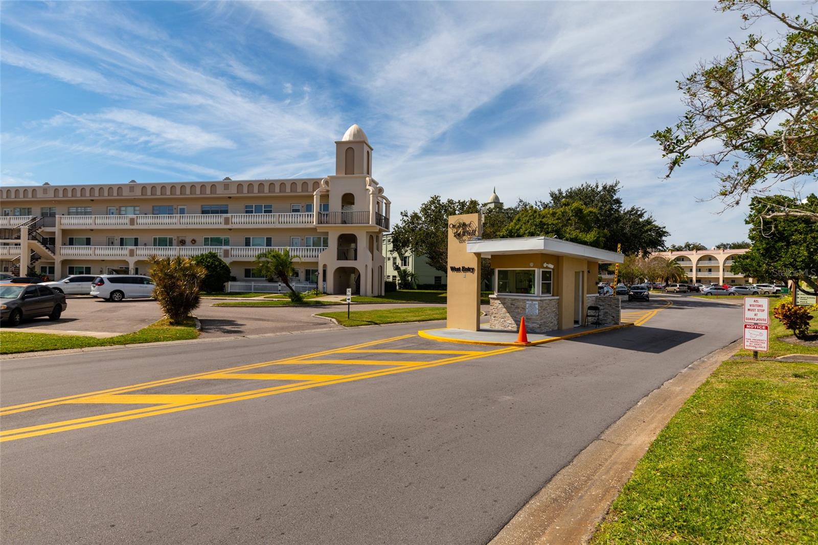 ON TOP OF THE WORLD - Residential