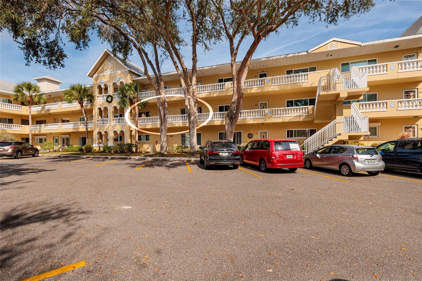 ON TOP OF THE WORLD - Residential