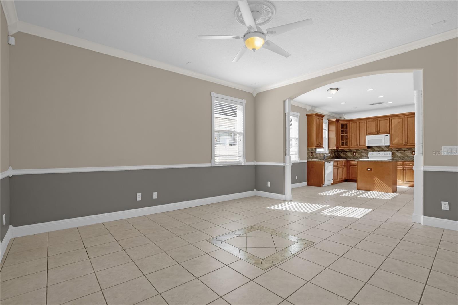 1512 LALIQUE LANE