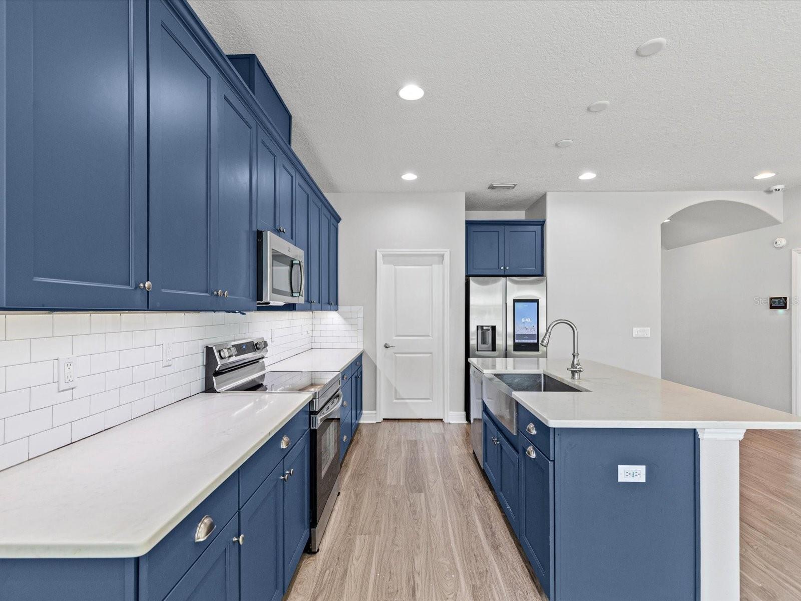 7105 PARK TREE DRIVE