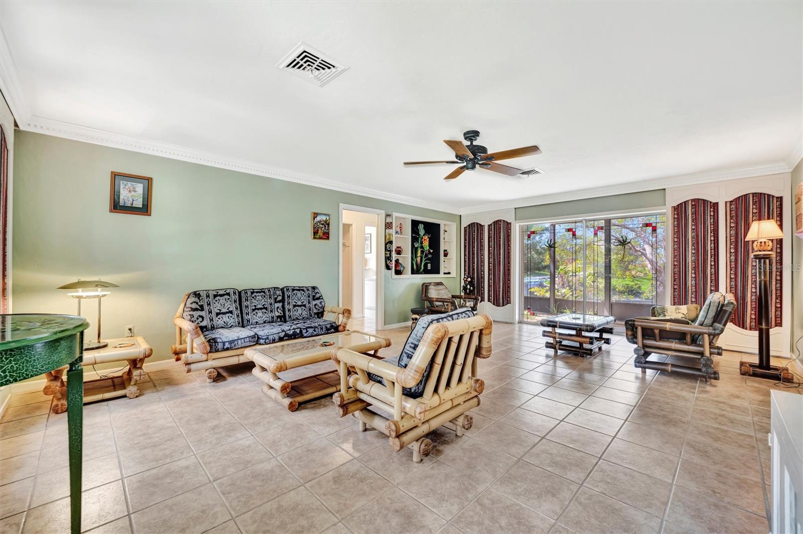 SOUTH GATE - Residential