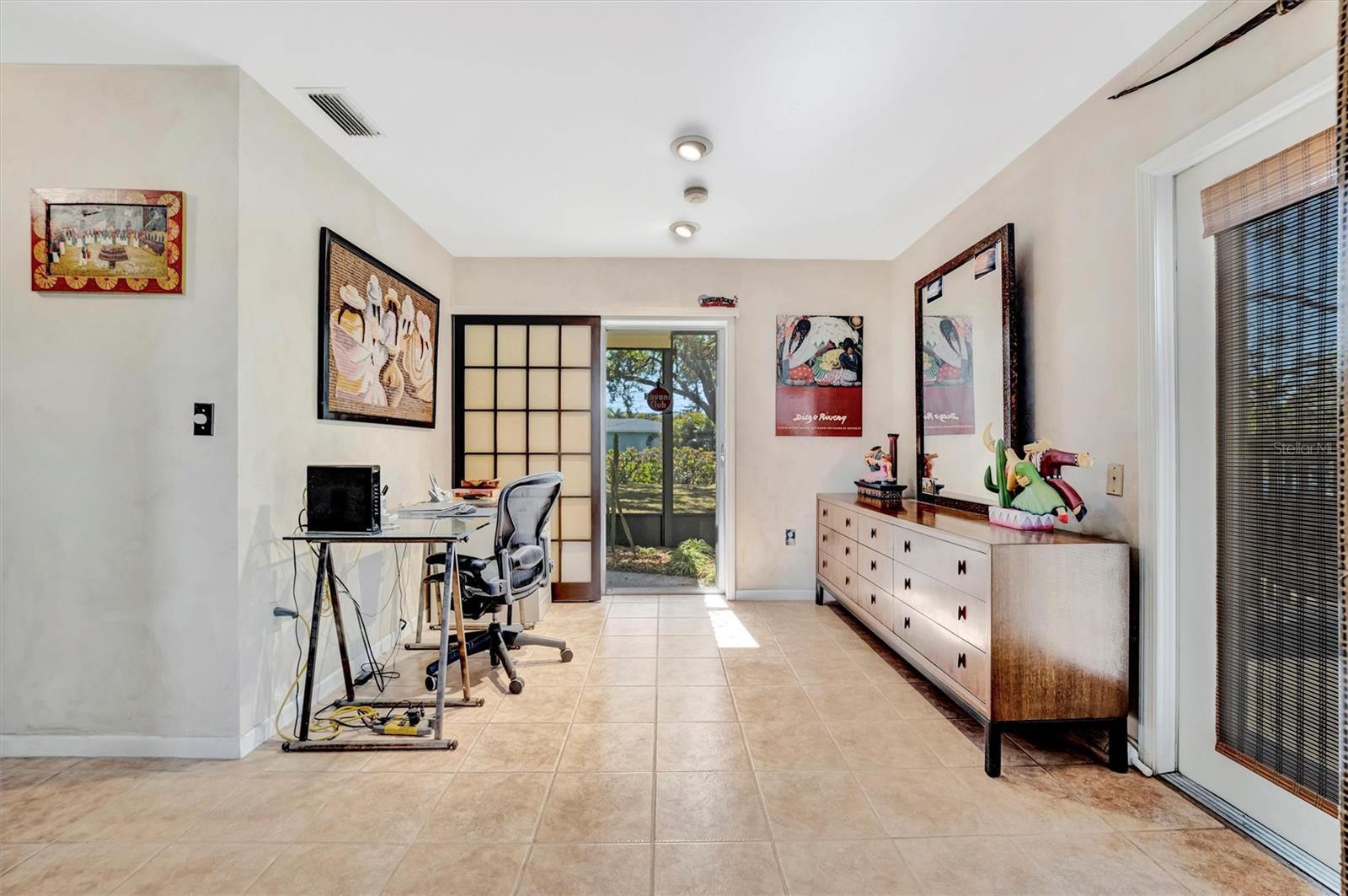 SOUTH GATE - Residential