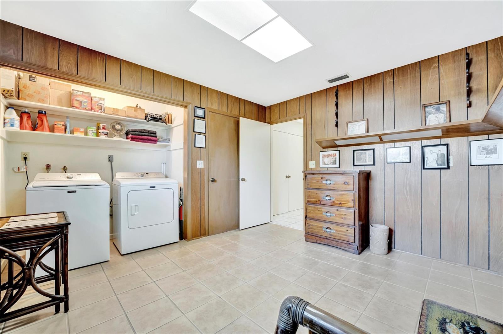 SOUTH GATE - Residential