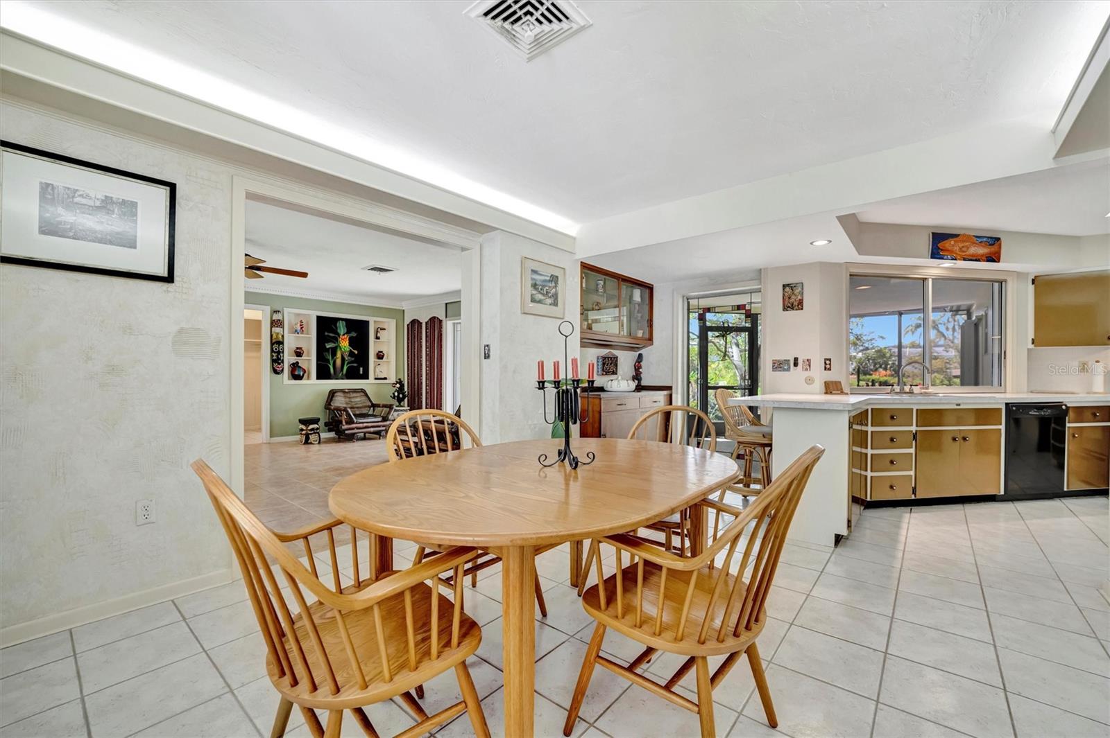 SOUTH GATE - Residential