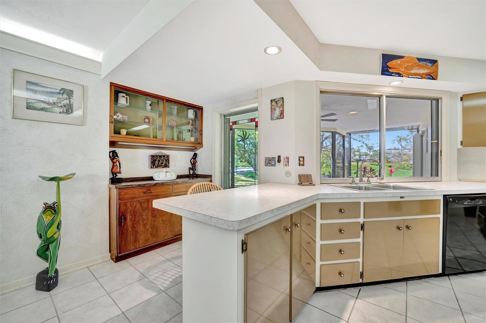 SOUTH GATE - Residential