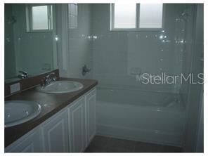 VILLAGES OF BLOOMINGDALE - PHASES 2 & 3 - Residential Lease