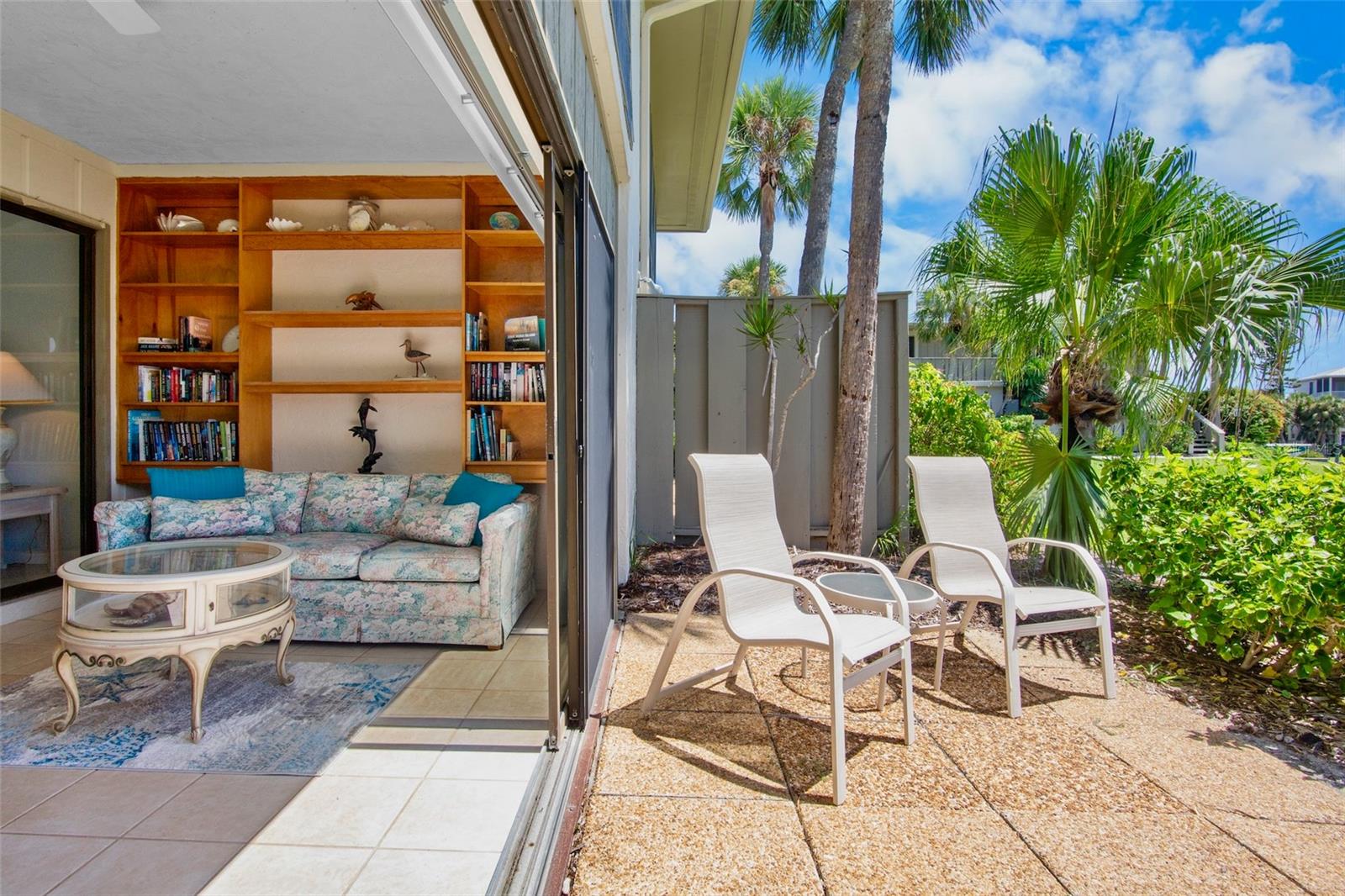 WESTBAY POINT & MOORINGS II - Residential