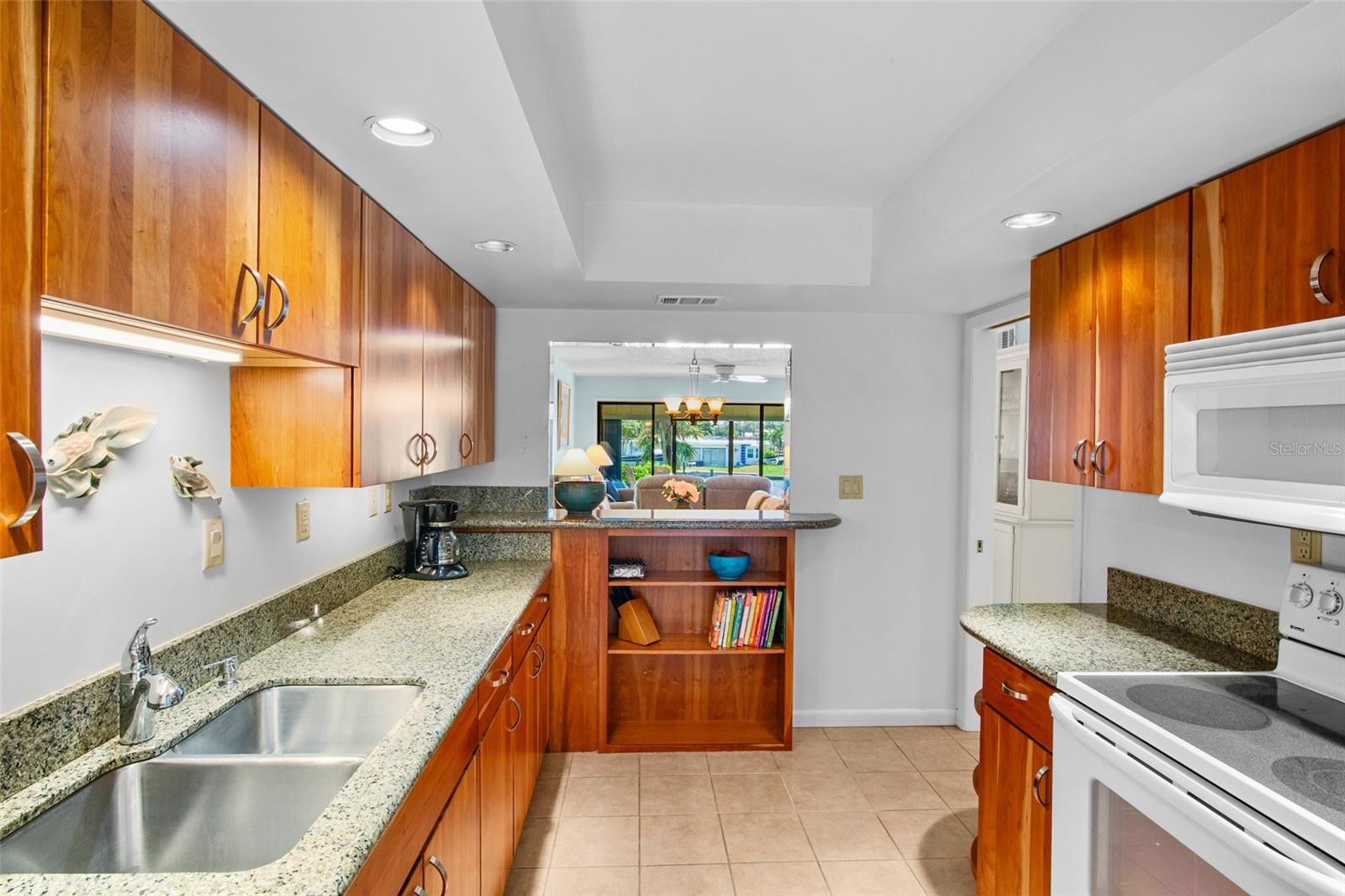 WESTBAY POINT & MOORINGS II - Residential
