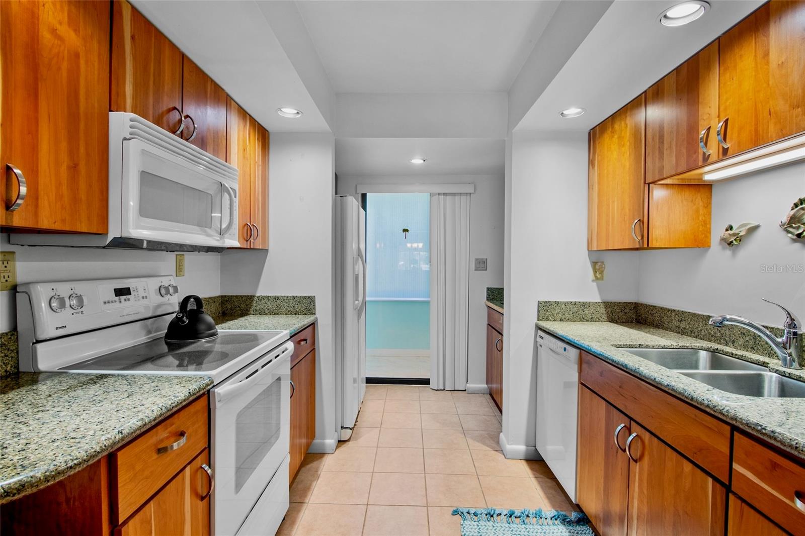 WESTBAY POINT & MOORINGS II - Residential