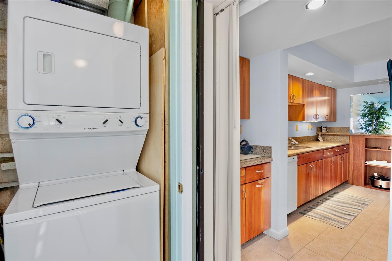 WESTBAY POINT & MOORINGS II - Residential