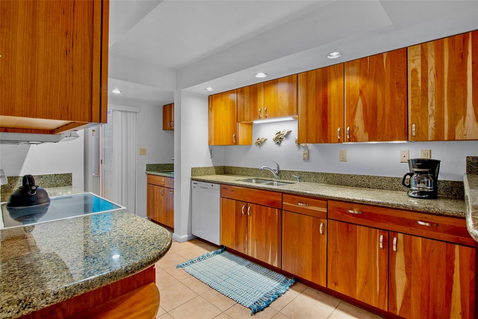 WESTBAY POINT & MOORINGS II - Residential