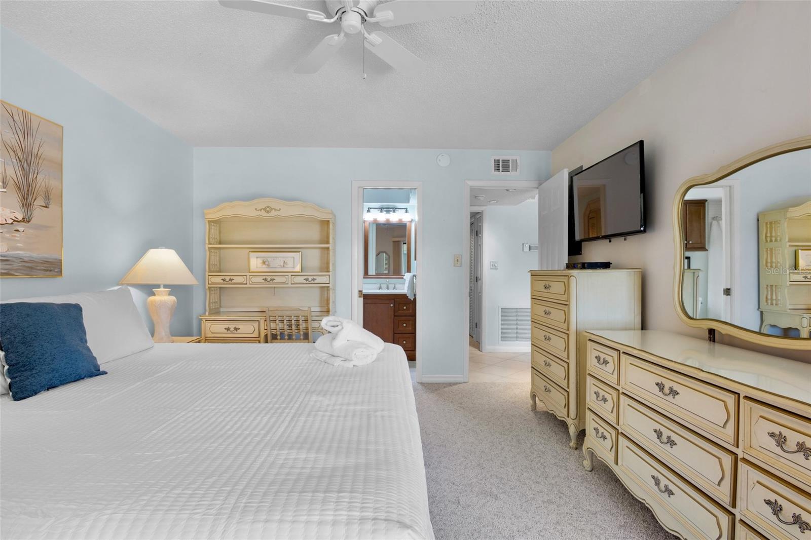 WESTBAY POINT & MOORINGS II - Residential
