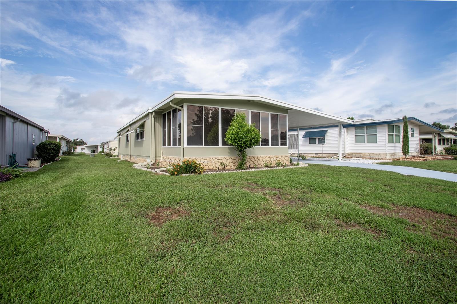 717 SURREY PLACE