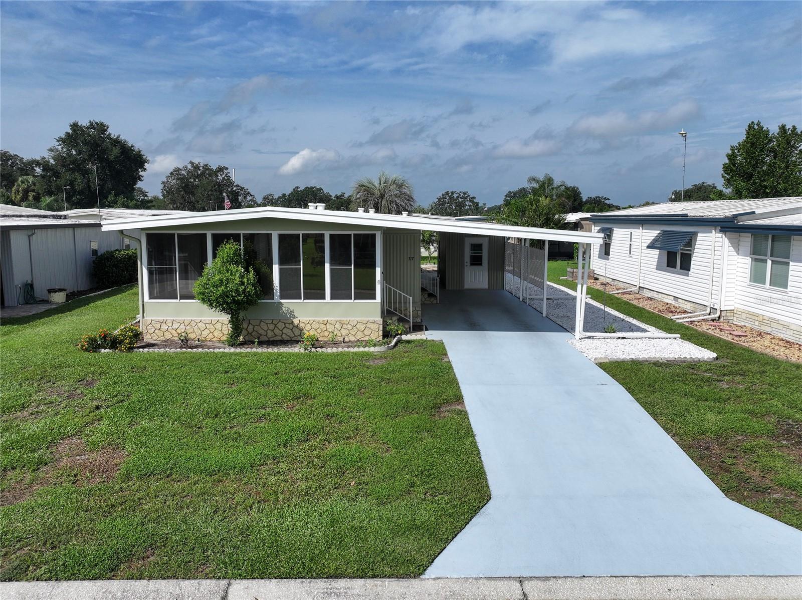 717 SURREY PLACE