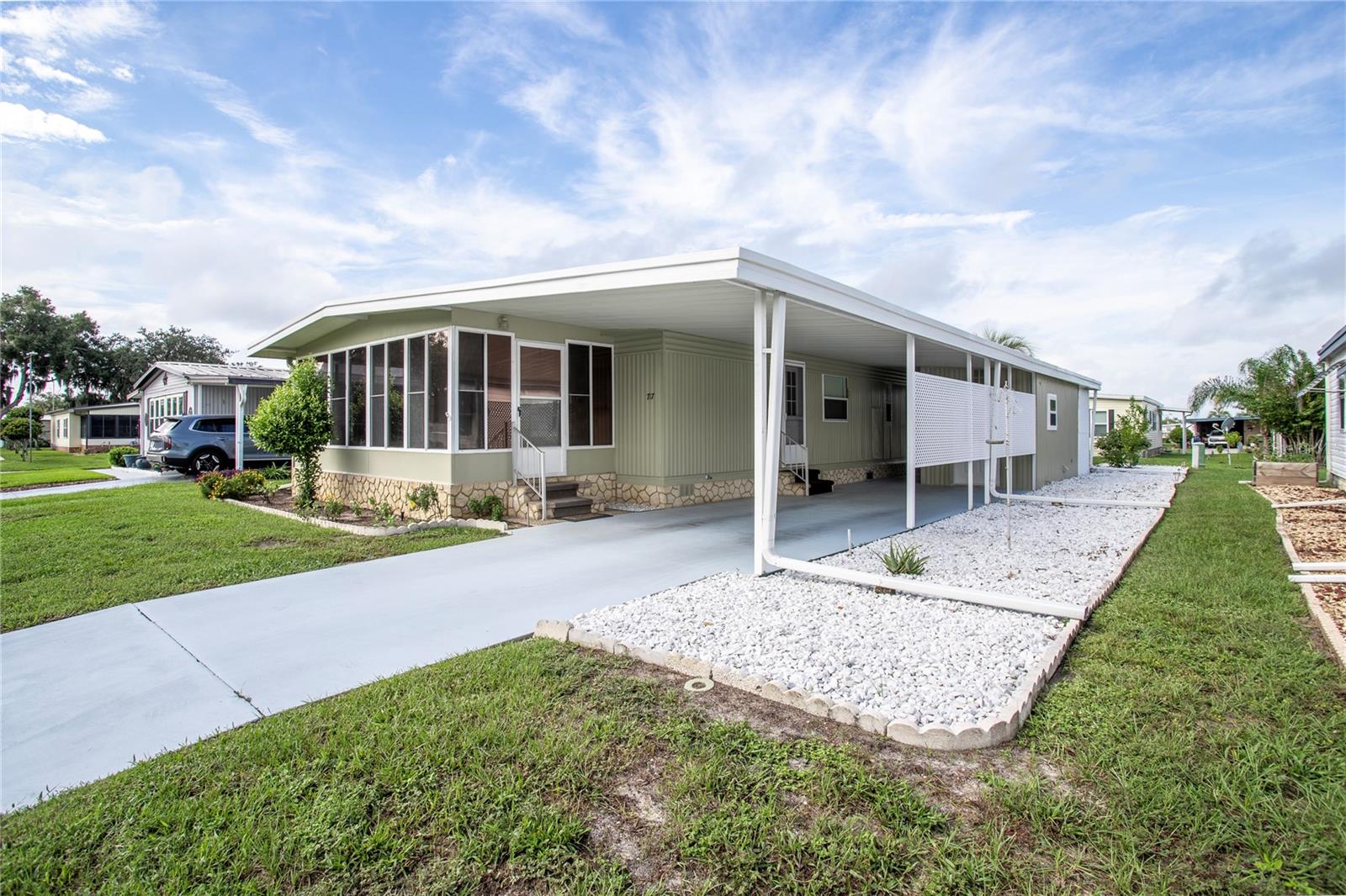 717 SURREY PLACE
