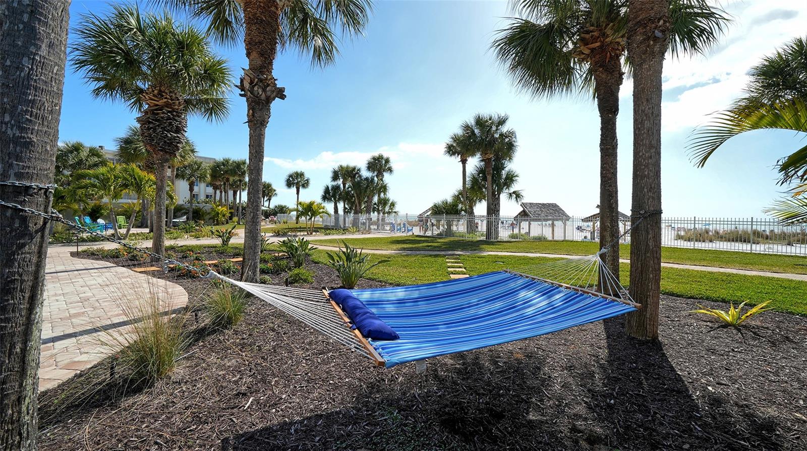 HORIZONS WEST - Residential