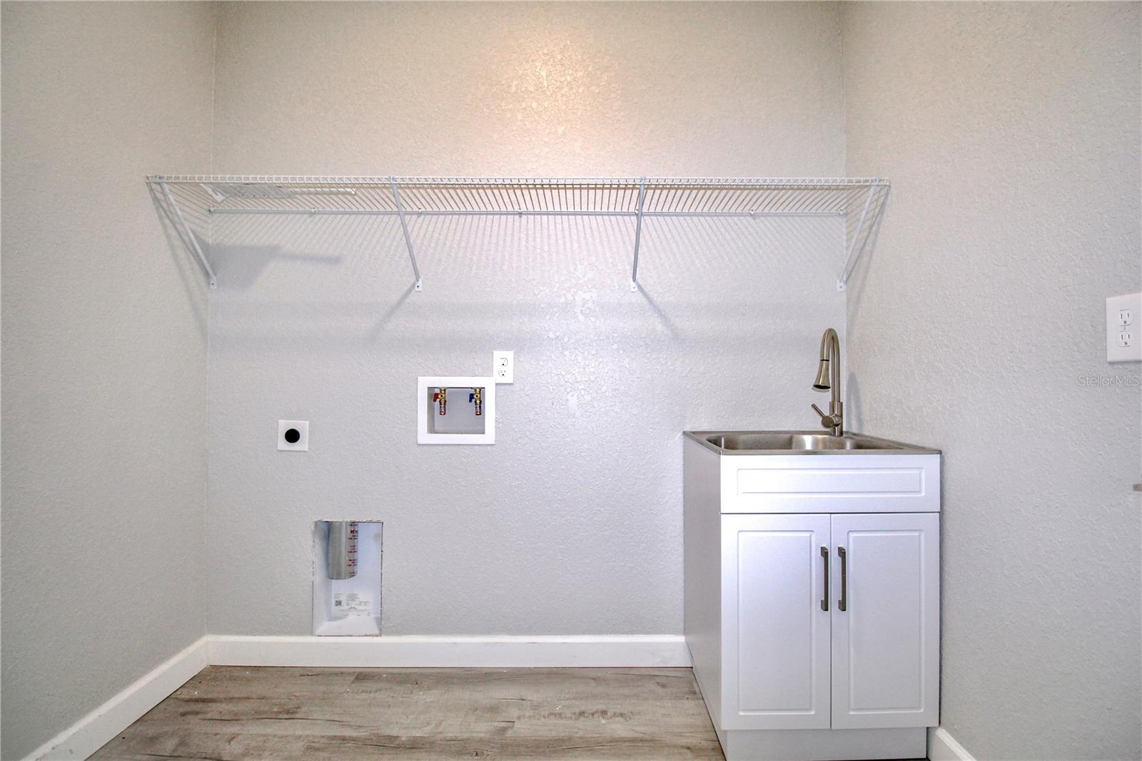 SUN N LAKE - Residential