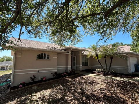 Photo of 924 Primrose Way, Lake Wales, FL 33853 (MLS # L4961141)
