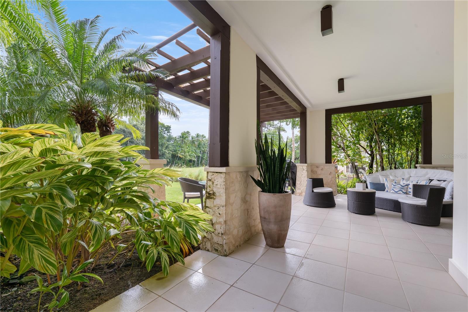 LAS VERANDAS CONDOMINIUM - Residential