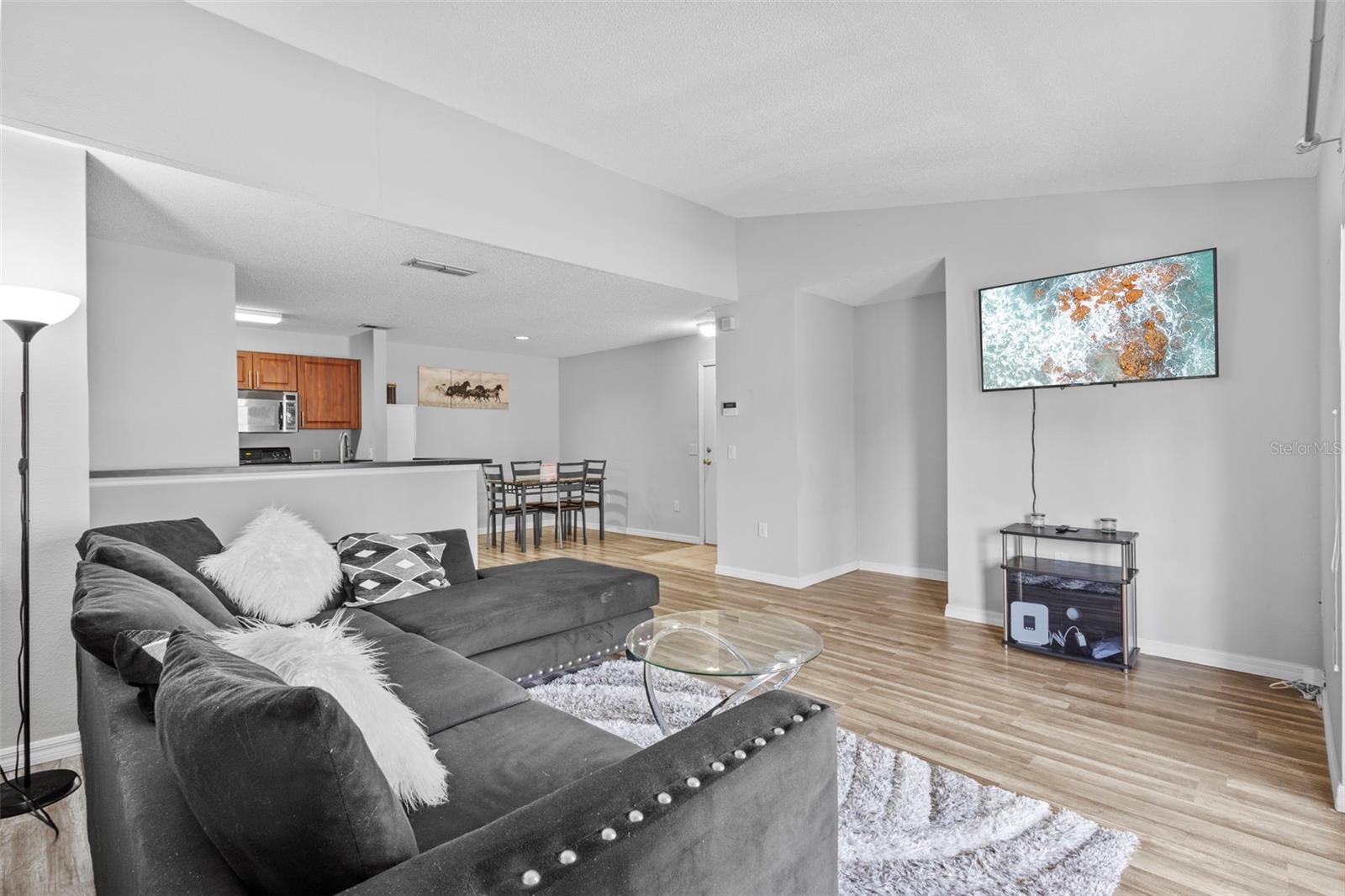 THE HIGHLANDS AT HUNTERS GREE - Residential Lease