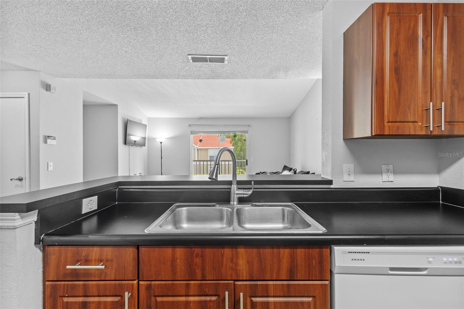 THE HIGHLANDS AT HUNTERS GREE - Residential Lease