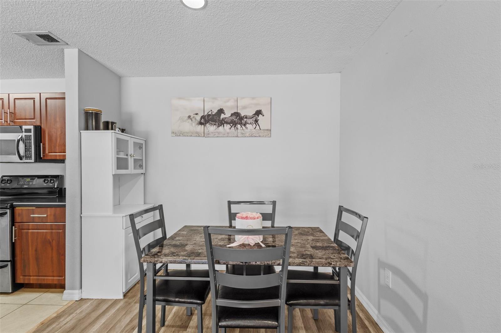 THE HIGHLANDS AT HUNTERS GREE - Residential Lease