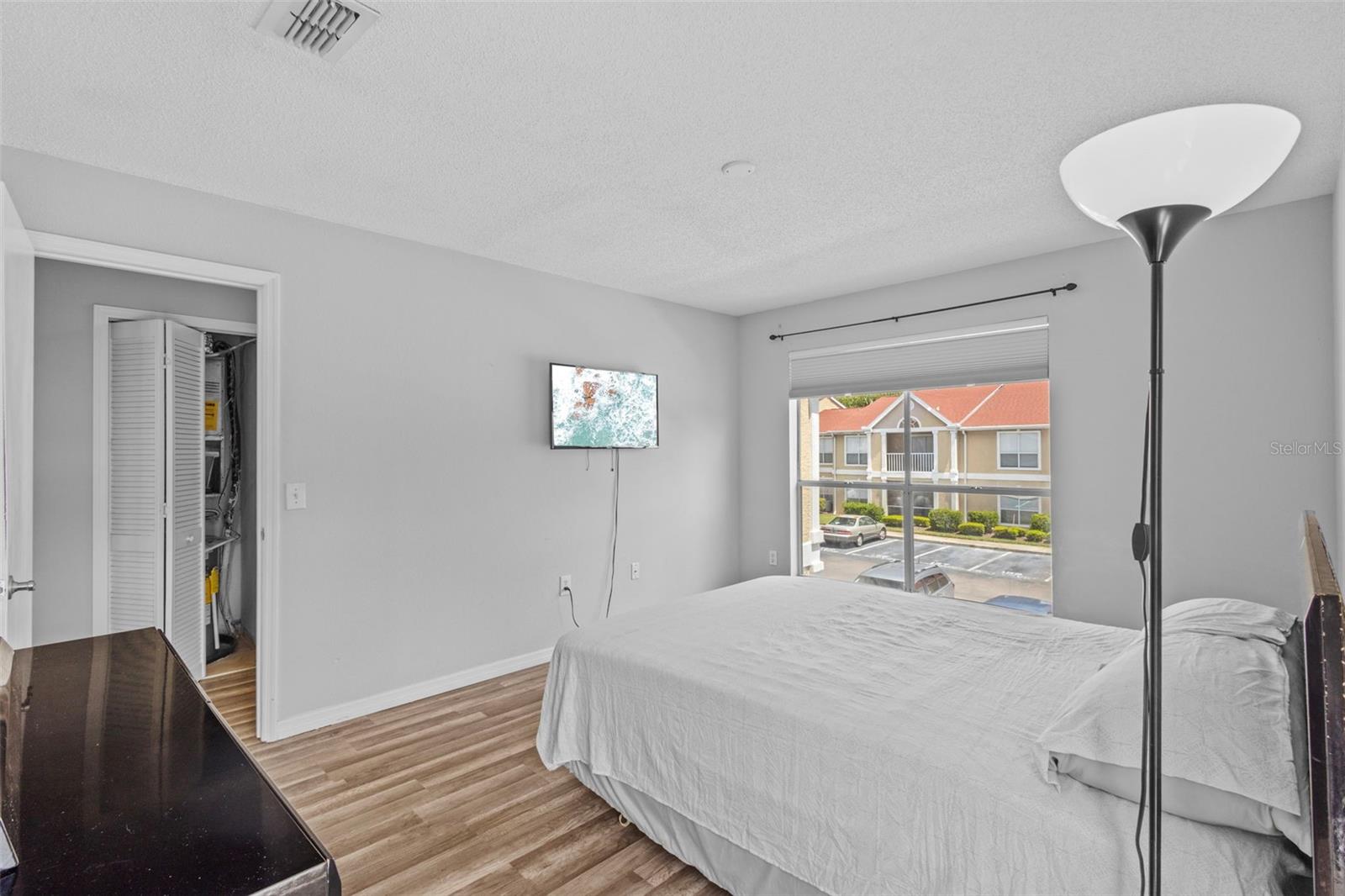 THE HIGHLANDS AT HUNTERS GREE - Residential Lease